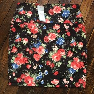 NWT Swoon Floral Body Con Skirt